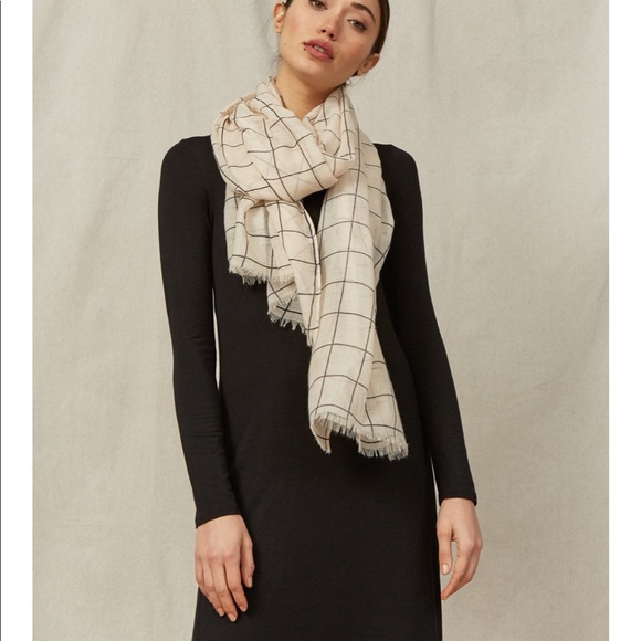 Grid pattern scarf - Picture 2 of 4